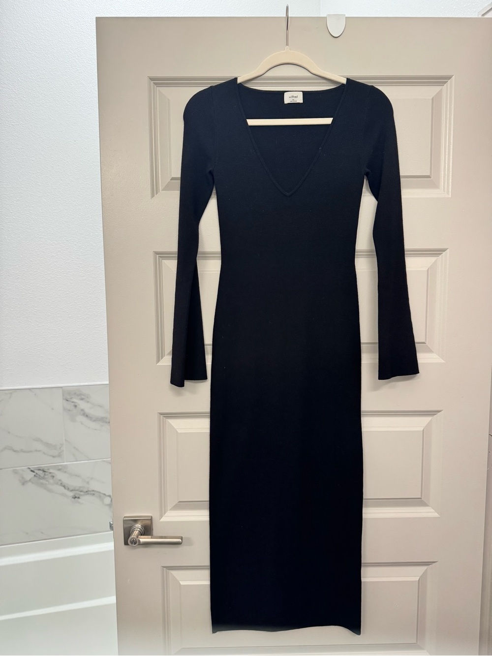 Wilfred Black Long Sleeve V-Neck Sweater Dress